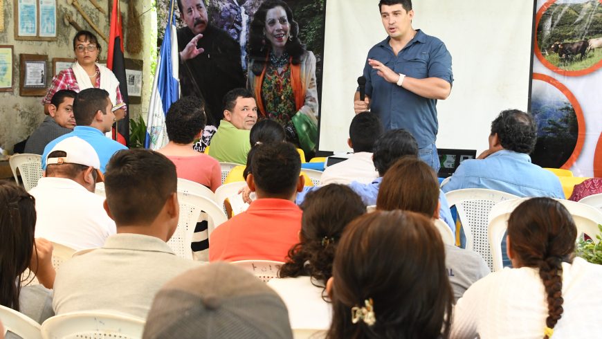 Encuentro entre dueños de Reservas Silvestres Privadas en Restauración de Paisajes Forestales y Ecoturismo